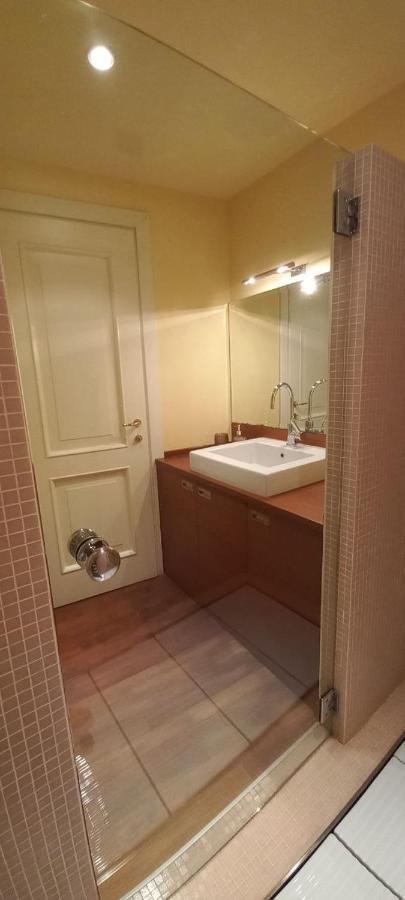 Daisy Apartment In Centro A Комо Экстерьер фото