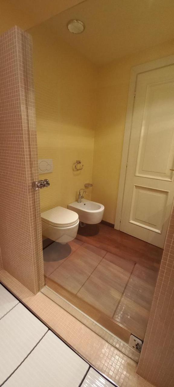 Daisy Apartment In Centro A Комо Экстерьер фото