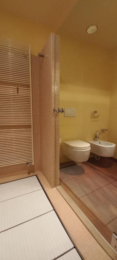 Daisy Apartment In Centro A Комо Экстерьер фото