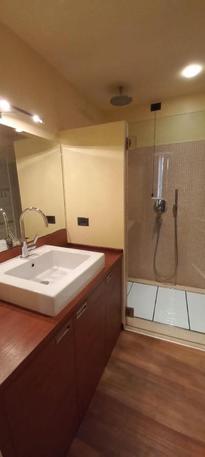Daisy Apartment In Centro A Комо Экстерьер фото